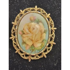 Vintage Oval Rose on Ceramic Pin